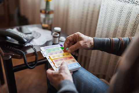 5 Strategies for Medication Management and Medication Reminders for Seniors