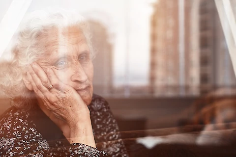 Loneliness In Seniors: Warning Signs To Look Out For and How to Help