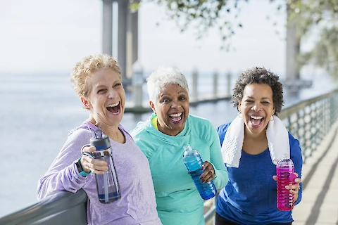 https://www.seniorhelpers.com/site/assets/files/446398/seniors_drinking_water.480x0.webp