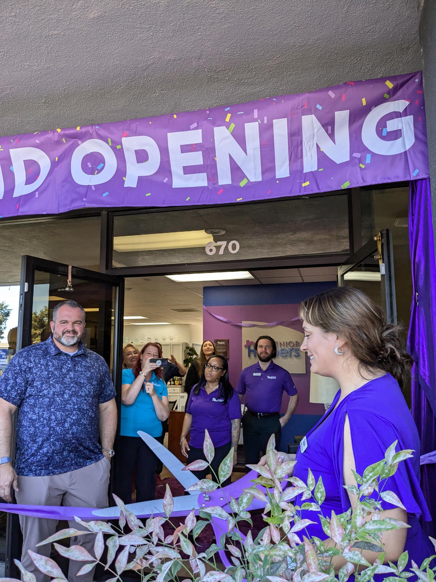 What an amazing day celebrating the ribbon-cutting and grand opening of our new Senior Helpers Redwood City location! We had a fantastic turnout with community members, referral partners, and caregivers joining us for the celebration. Guests enjoyed delicious refreshments, appetizers, music, and cake as we marked this exciting milestone together. Thank you to everyone who made it such a special event!